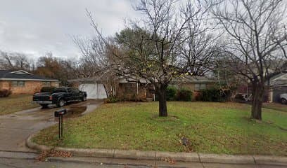 820 LIVINGSTON DR