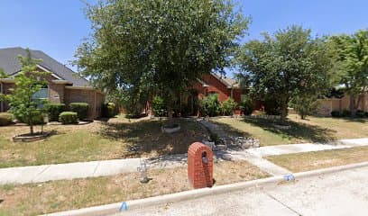 1129 VERSAILLES AVE