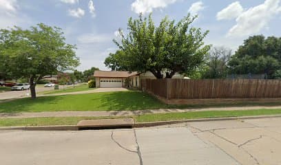 930 BRIAR WAY 