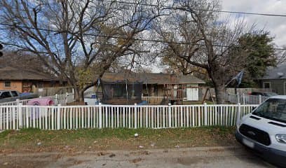 610 E GRAND PRAIRIE RD
