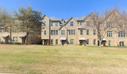 573 ROYAL LN